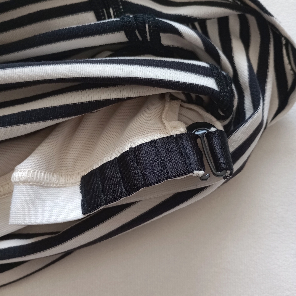 Lululemon▪️Amala Black & White Striped Tank Top - Picture 6 of 7